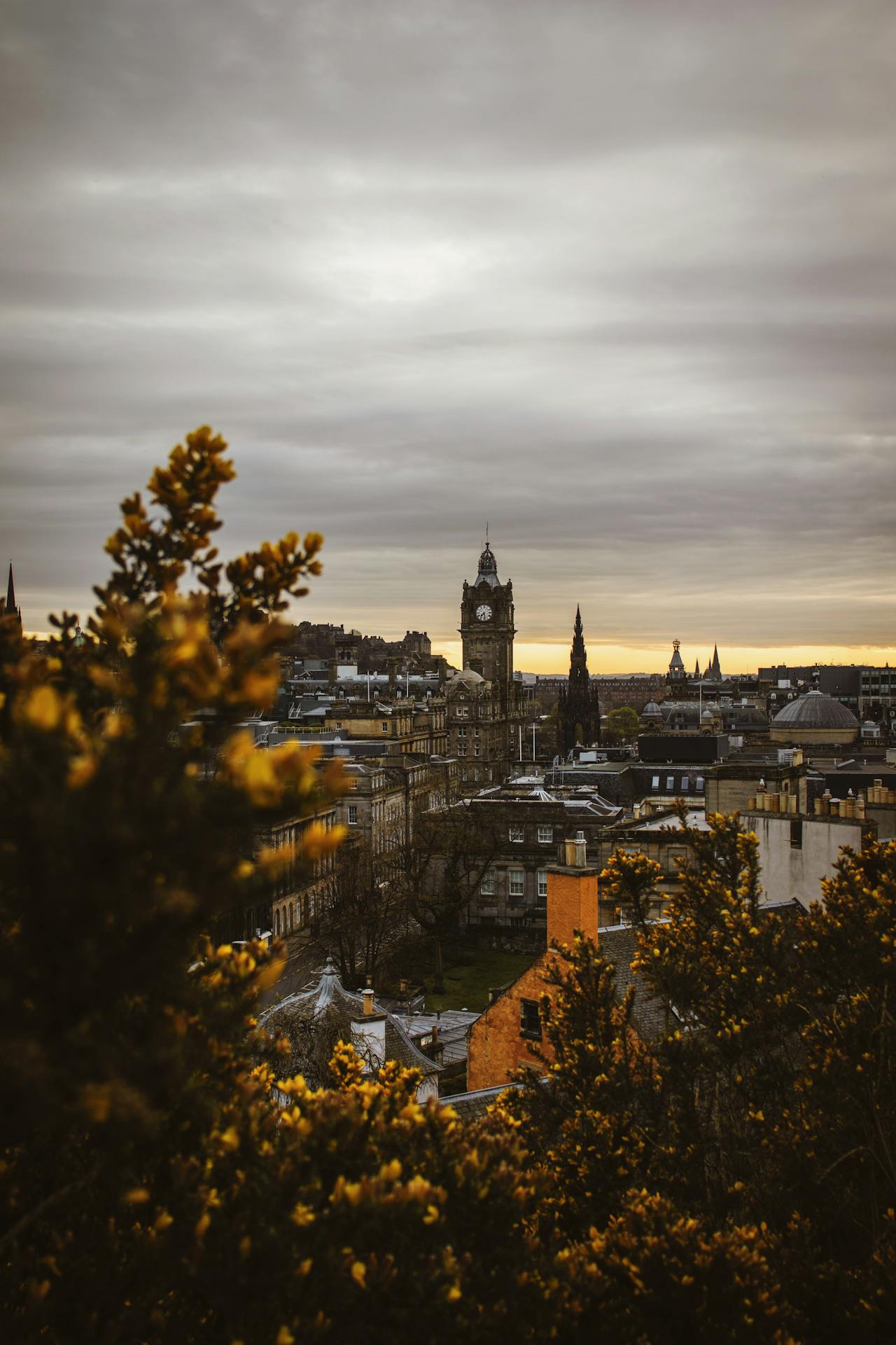 amazing and wonderful city view at sunset in Edinburgh