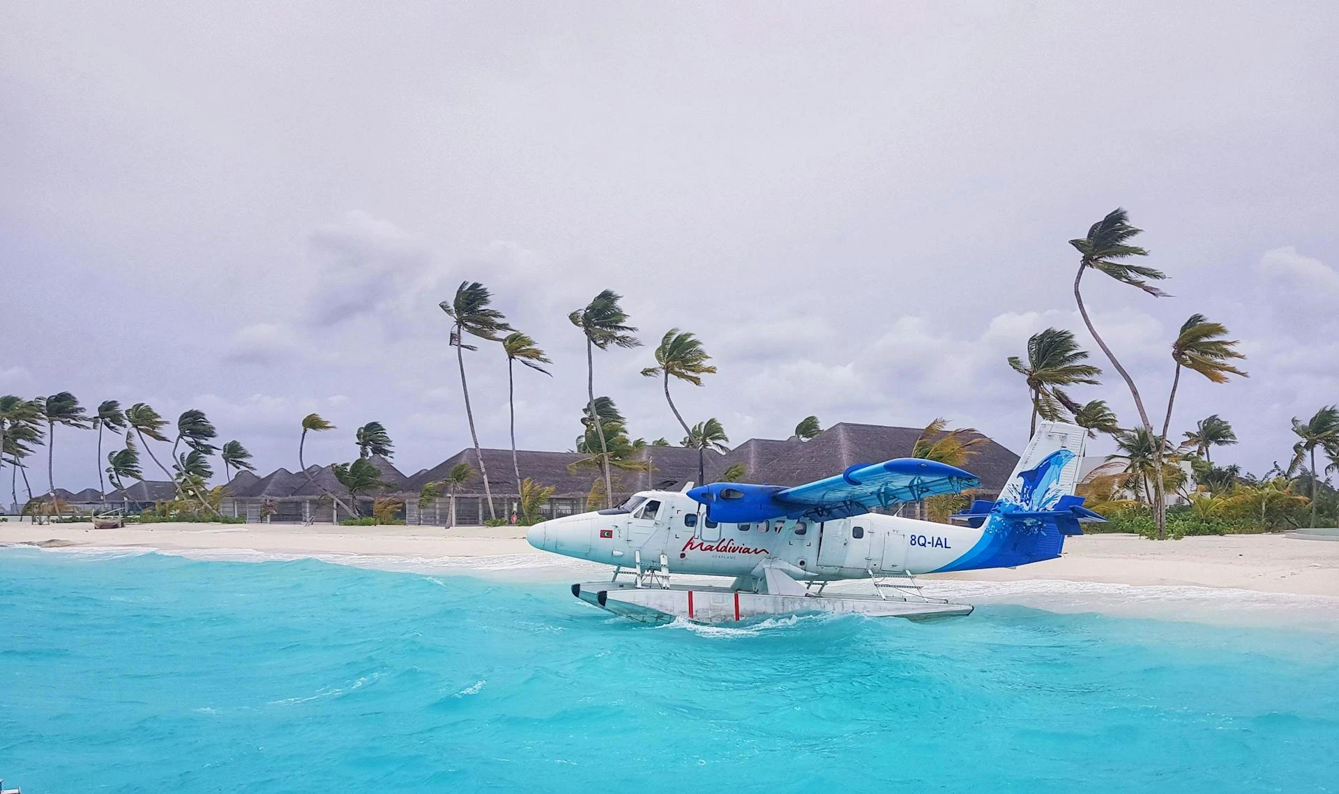 Private Jet Dubai to Maldives Global 7500