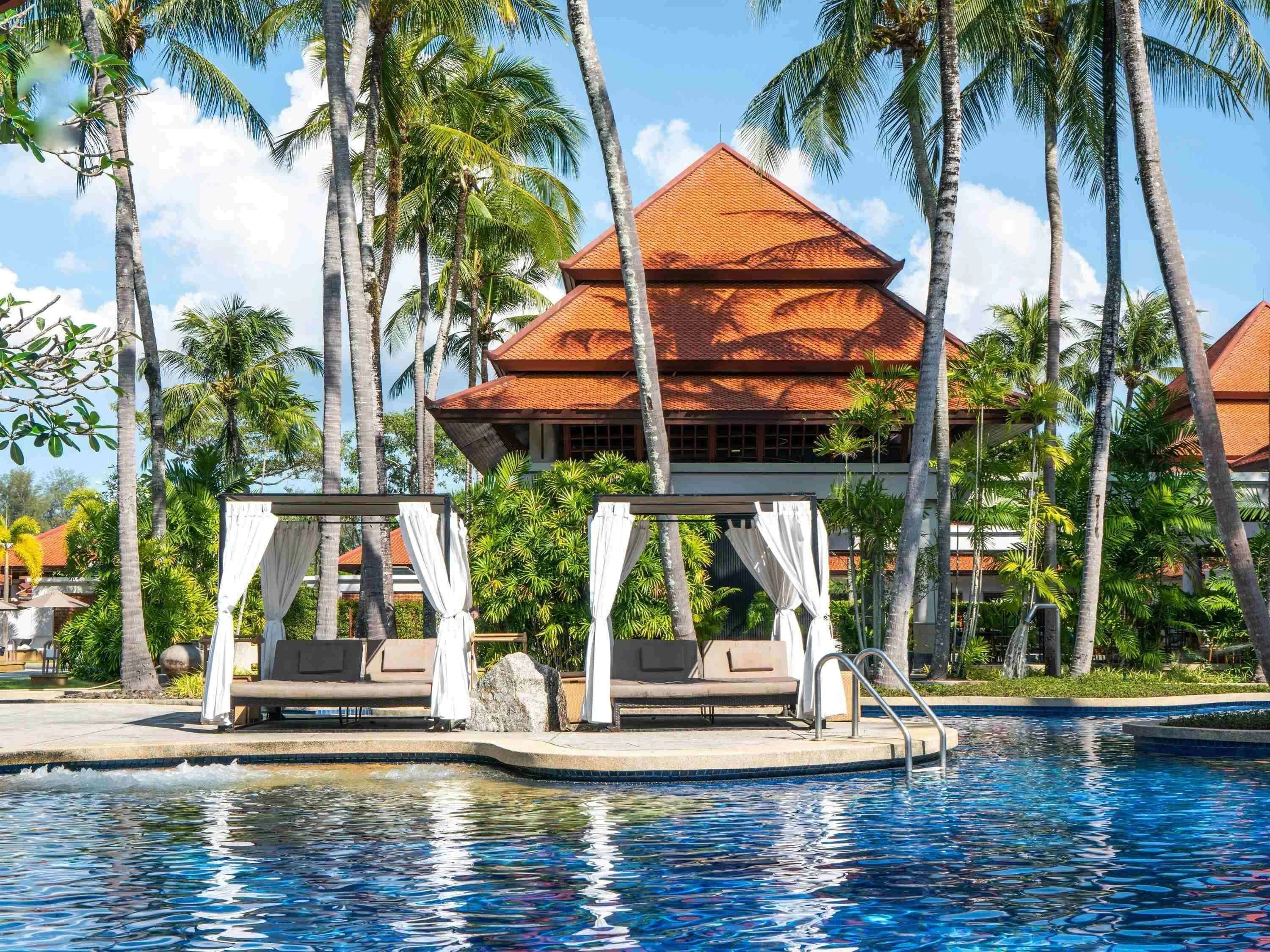 Banyan Tree with Private beachfront dining under the stars