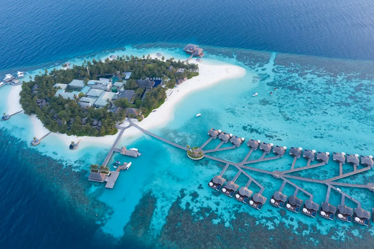 Velaa Private Island golf green and ocean backdrop
